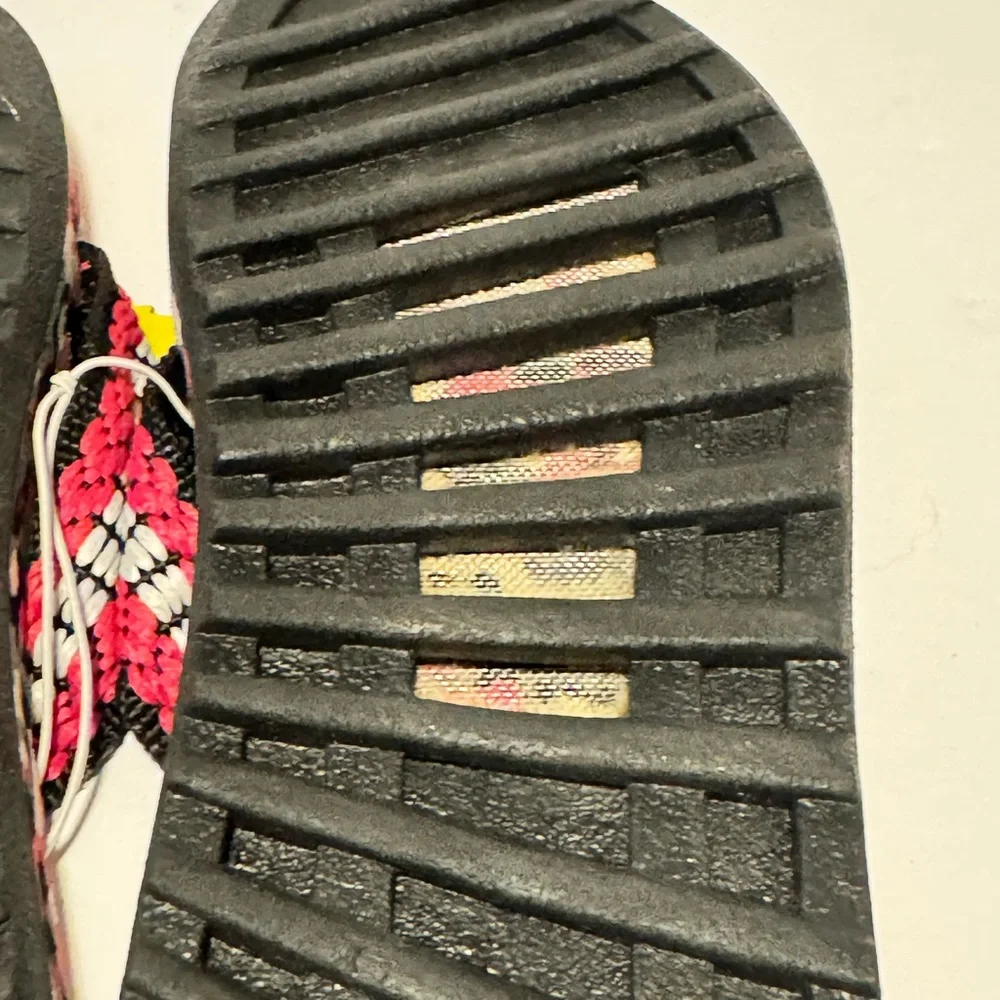 Frisxy Flip Flops Women's 8 Camo Black Pink White Slide-On Sandals NEW